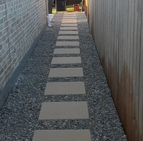 Pavers stepping with grey pebble